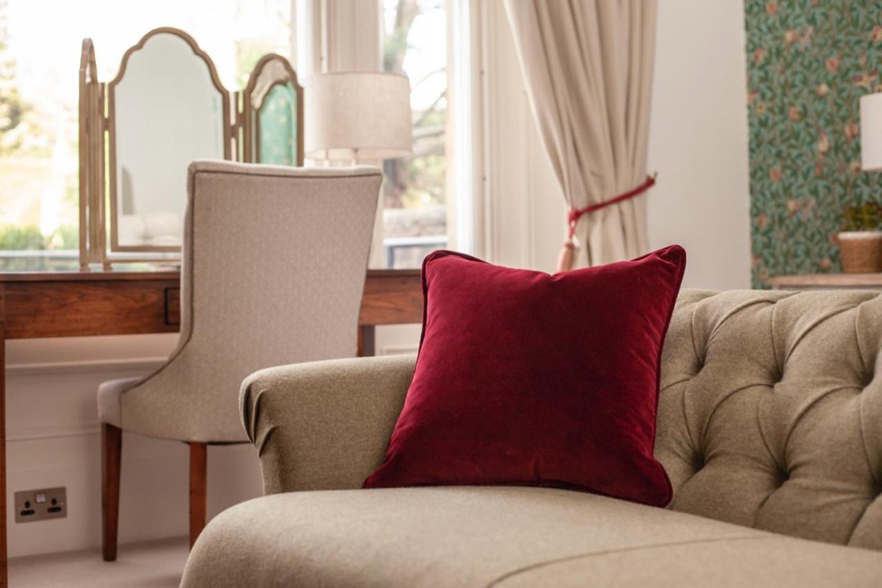 The Roseate Edinburgh - Small Luxury Hotels Of The World Exteriér fotografie A cushion